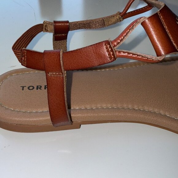 Torrid Brown Laser-Cut Leather Thong Sandals w/ Elastic Strap Closure Sz 11 - Picture 4 of 8